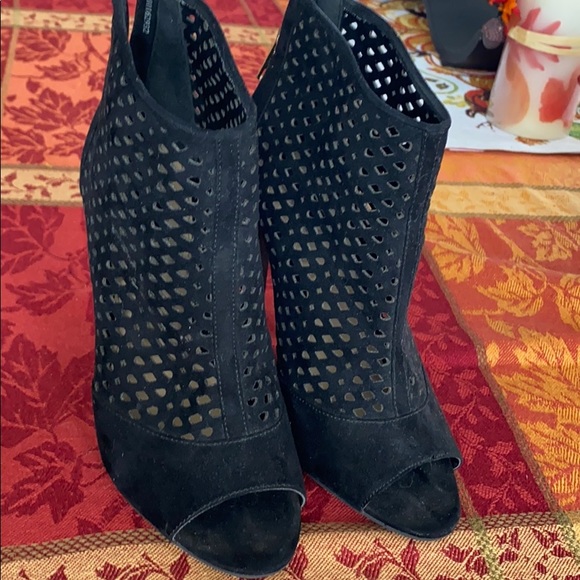 Forever 22 black net heels - Picture 2 of 4